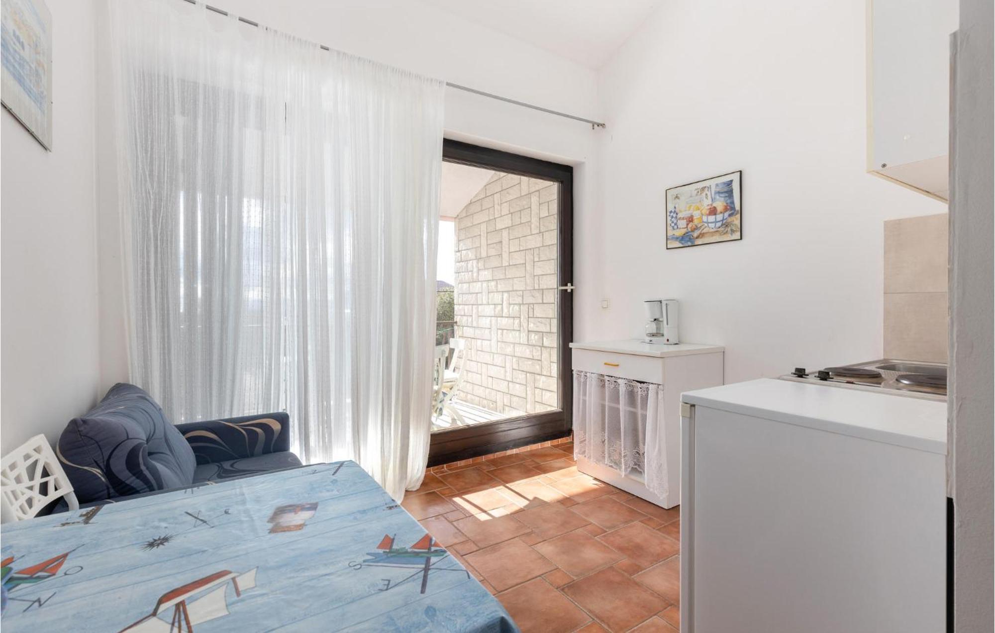 Nice Apartment In Jadranovo With Kitchen 외부 사진